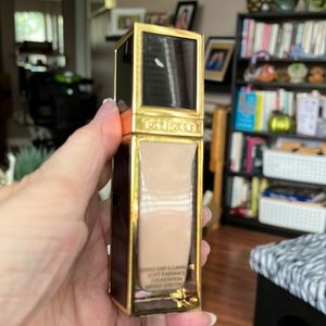 Tom Ford Shade and Illuminate Soft Radiance Foundation SPF 50  - 1.3 Nude Ivory